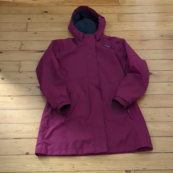 Helly Hansen Raspberry coloured raincoat - Picture 9 of 12